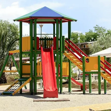 Relax Premium Village Holiday Homes منتزه العطل 4*