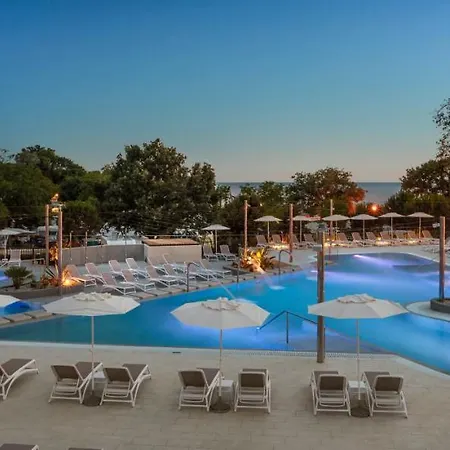 منتزه العطل Relax Premium Village Holiday Homes Novigrad Istria