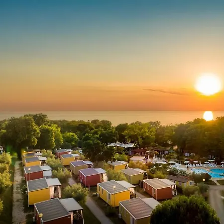 Relax Premium Village Holiday Homes